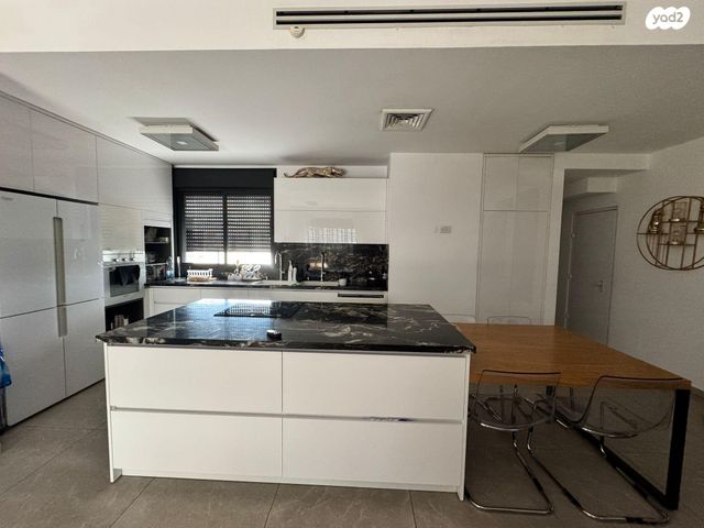 גג/ פנטהאוז, שדרות בן גוריון 7, פסגות אפק, ראש העין