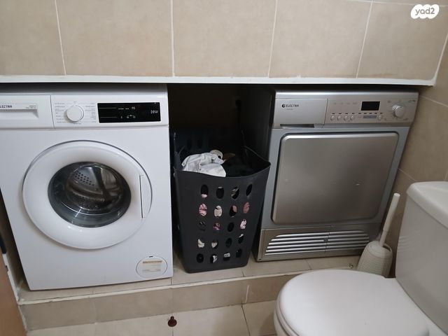 טריפלקס, מנחם בגין 10, נווה גנים, קרית מוצקין