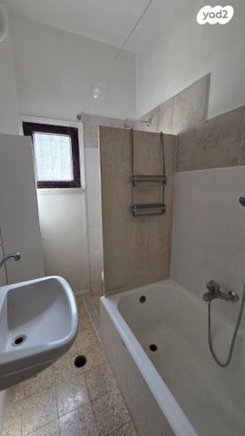 דירה, ז'בוטינסקי 38, ארלוזורוב, גבעתיים