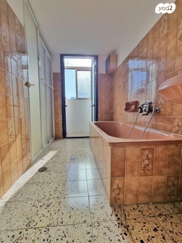 גג/ פנטהאוז, רמח"ל 8, נאות רחל, חולון