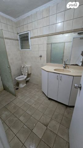 דירה, בר כוכבא 13, האצטדיון, טבריה