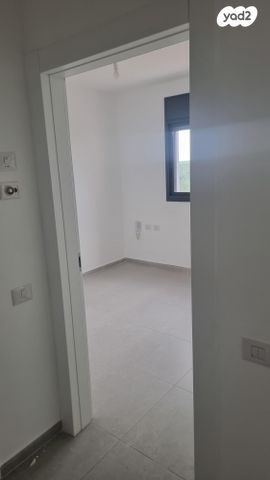 דירה, שיר השירים 7, גן יבנה מערב, גן יבנה