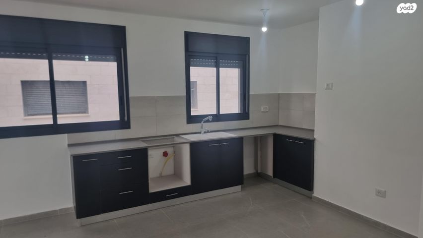 דירה, שיר השירים 7, גן יבנה מערב, גן יבנה