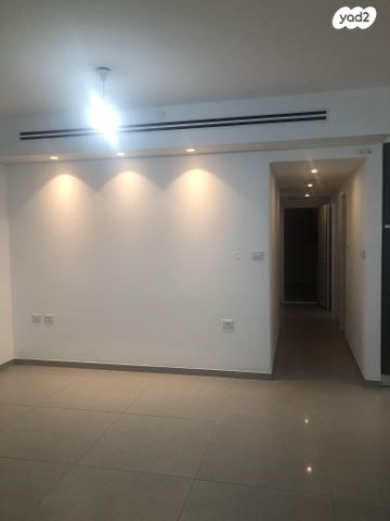 דירה, דרך בן גוריון 3, אבן גבירול, רחובות