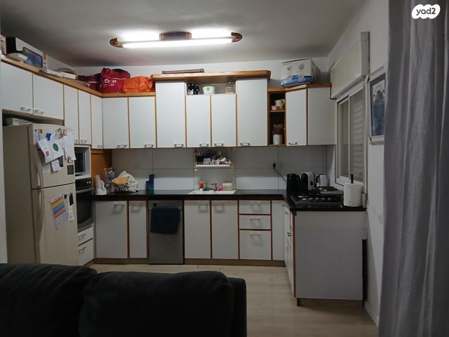 טריפלקס, מנחם בגין 10, נווה גנים, קרית מוצקין