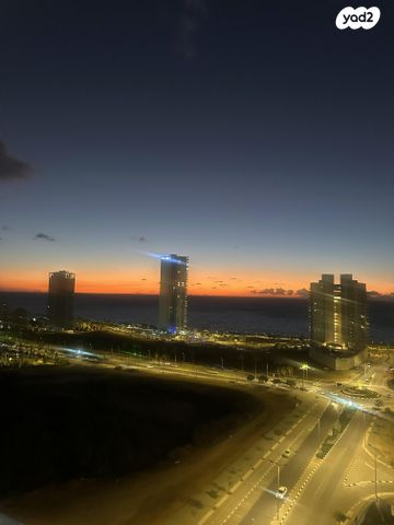 דירה, אמנון ליפקין שחק 4, נוף הטיילת, נתניה