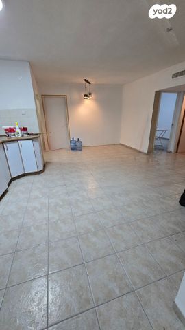 דירה, בר כוכבא 13, האצטדיון, טבריה