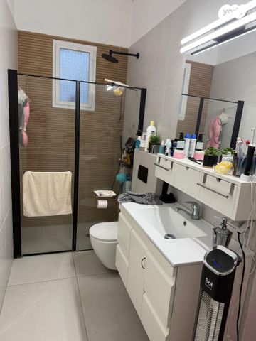 דו משפחתי, אוסישקין 32, נווה חיים, חדרה