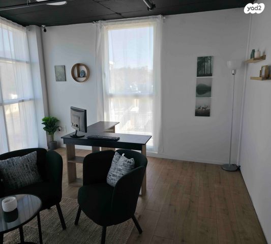 משרדים, אלה 2, החורש, חריש