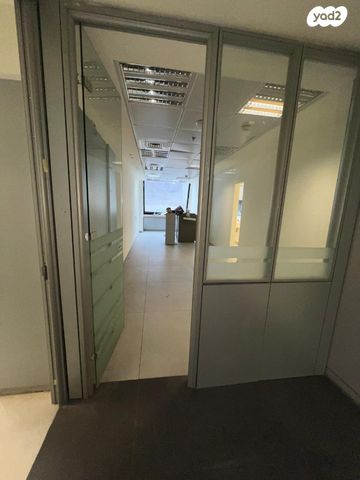משרדים, דרך זאב ז'בוטינסקי 3, בורסה, רמת גן