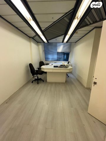 משרדים, דרך זאב ז'בוטינסקי 3, בורסה, רמת גן