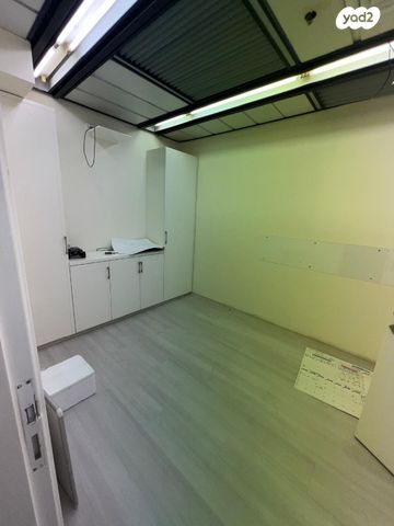 משרדים, דרך זאב ז'בוטינסקי 3, בורסה, רמת גן