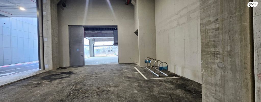 חנויות/ שטח מסחרי, בן ציון גליס 34, פארק עסקים ירקון / אזור תעשיה סגולה, פתח תקווה