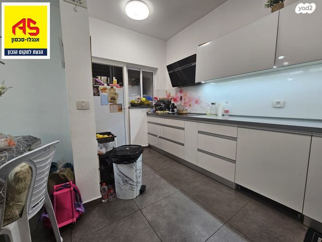 שקמים ואגמים