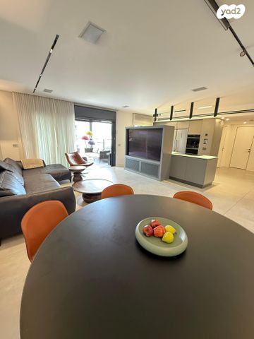 דירה, בינתחומי, הרצליה