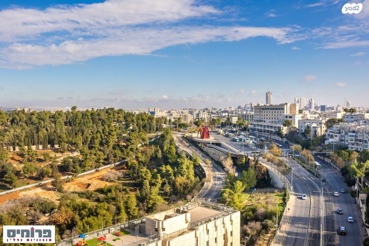 דירה, ישראל זנגוויל, קרית היובל, ירושלים