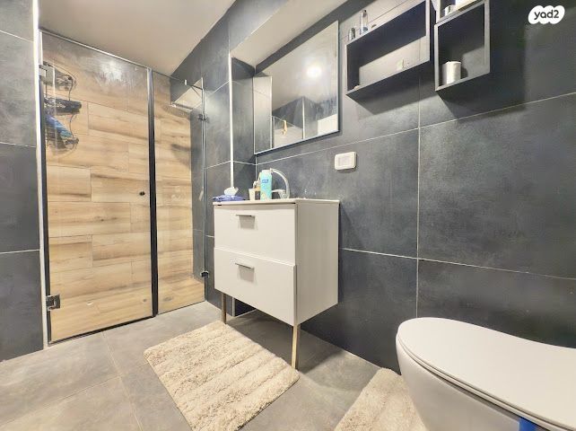 דו משפחתי, יוסף שפרינצק, קרית בנימין, קרית אתא