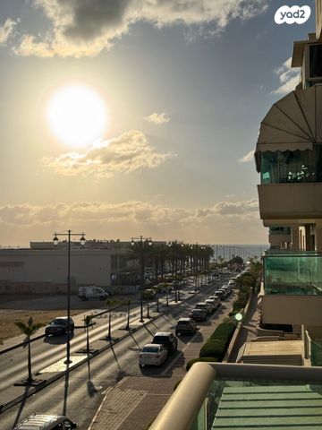 דירה, רחבעם זאבי, ברנע, אשקלון