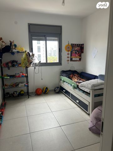 דירה, יגאל ידין 9, המגינים, מודיעין מכבים רעות