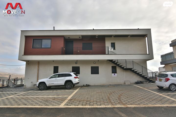 דירת גן, השקד 1, מגדל, מגדל