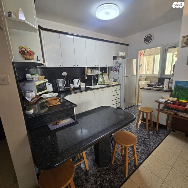 דירה, הרב יצחק בן חנן, נאות גנים, נתניה