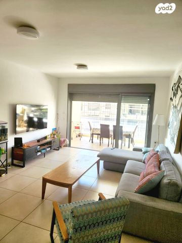 דירה, שושנת העמקים, רמת אמיר, קדימה צורן