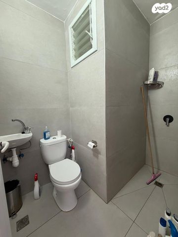 דירה, שדרות רש"י 22, קיבוץ גלויות, קרית מלאכי