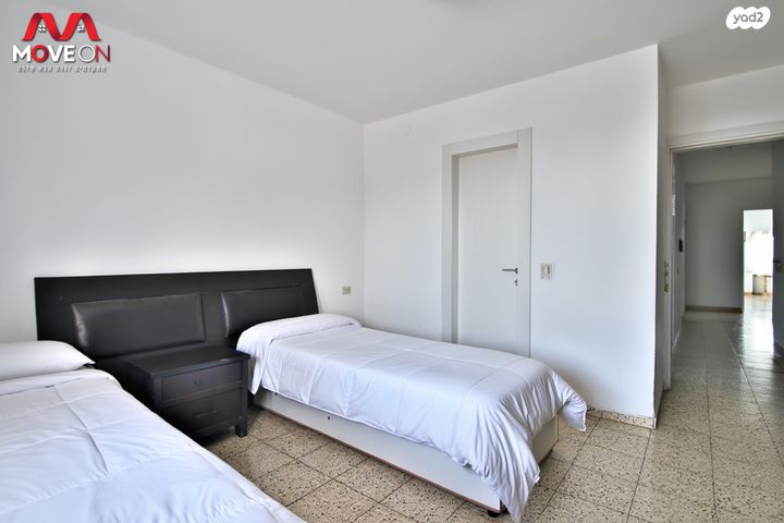 דירת גן, הרב משה כהן, שיכון א, טבריה