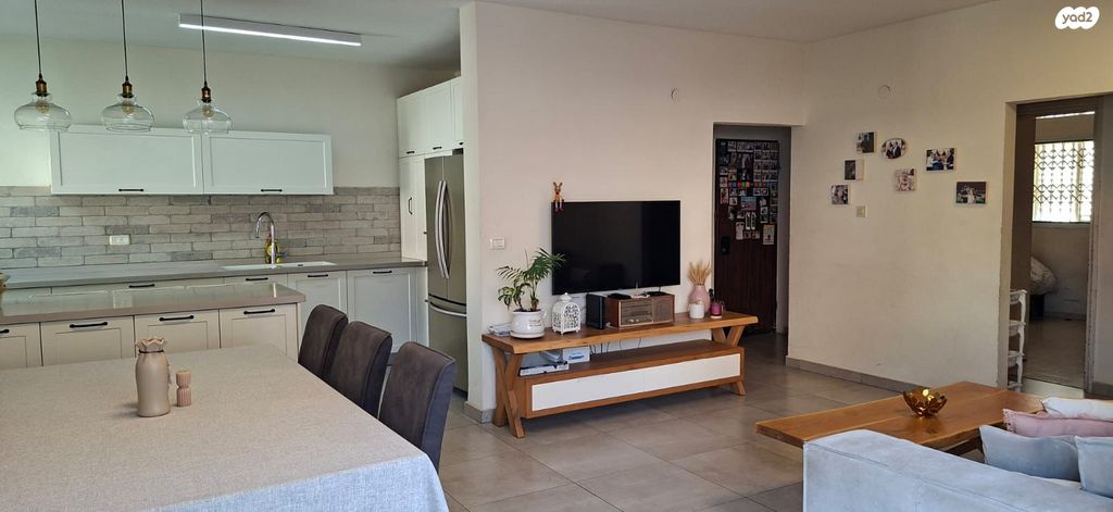 אסתר המלכה 12