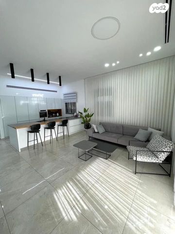 גג/ פנטהאוז, גדעון האוזנר, רמות הרכס, באר שבע