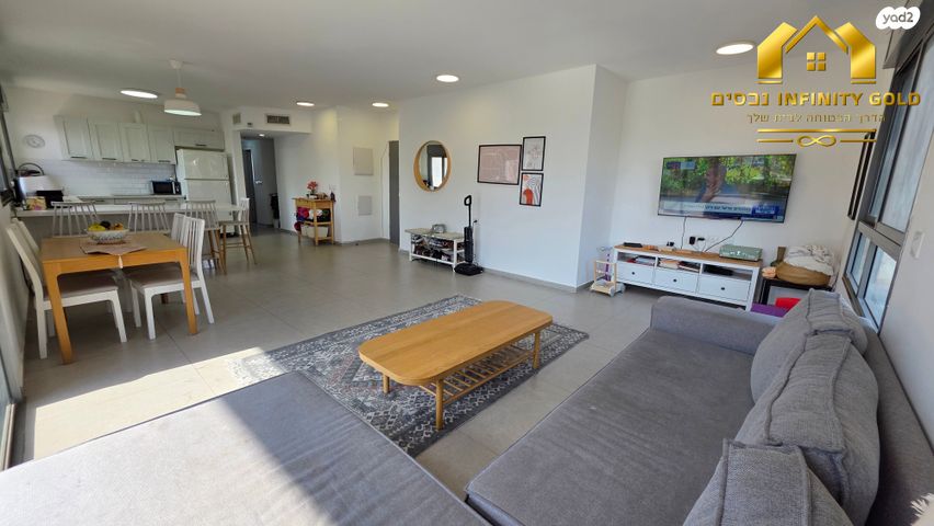 גג/ פנטהאוז, סביון, הפרחים, חריש