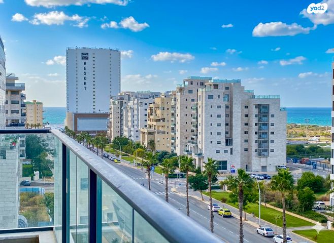 דירה, שדרות מנחם בגין 26, גבעת אולגה, חדרה