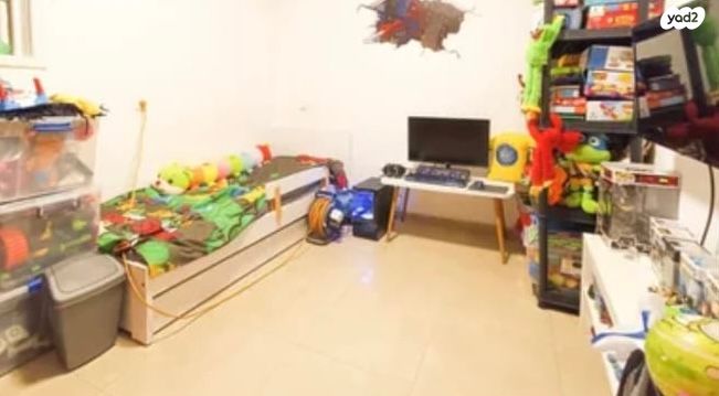 דירה, הרב עוזיאל 8, בת ים