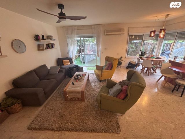 דו משפחתי, בנימינה גבעת עדה