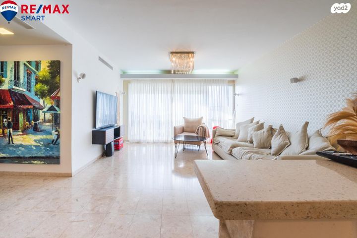 דירה, יגאל אלון, לב מוצקין, בנה ביתך, קרית מוצקין