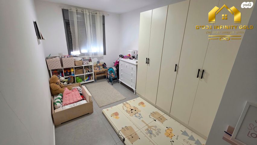 גג/ פנטהאוז, סביון, הפרחים, חריש