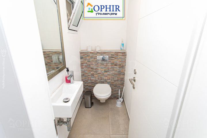 גג/ פנטהאוז, מורד הזמיר, אחוזה, חיפה