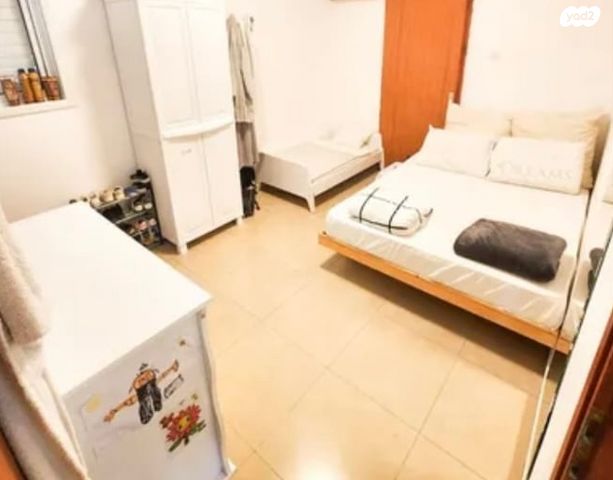 דירה, הרב עוזיאל 8, בת ים