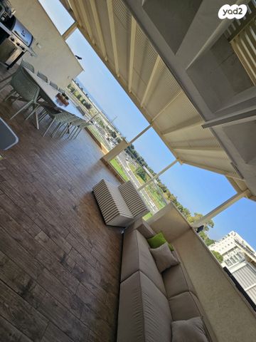 גג/ פנטהאוז, טירת כרמל