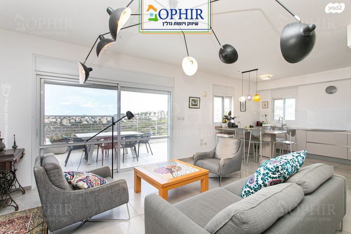 גג/ פנטהאוז, מורד הזמיר, אחוזה, חיפה