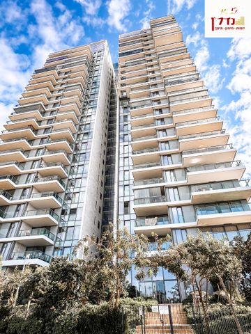 דירה, שדרות רחבעם זאבי, גבעת אולגה, חדרה