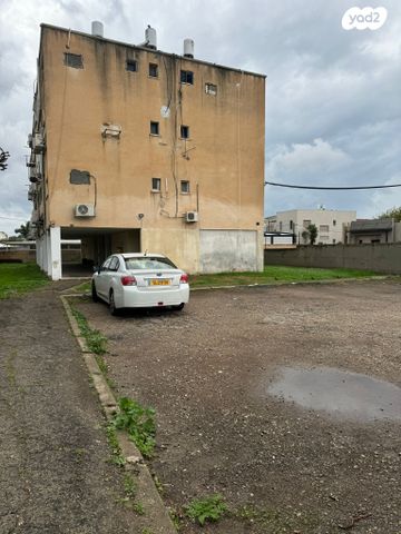 דירה, יצחק בן צבי, קרית בנימין, קרית אתא