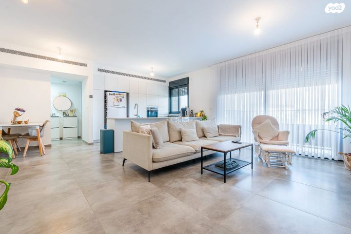 דירה, מור, אור ים, אור עקיבא