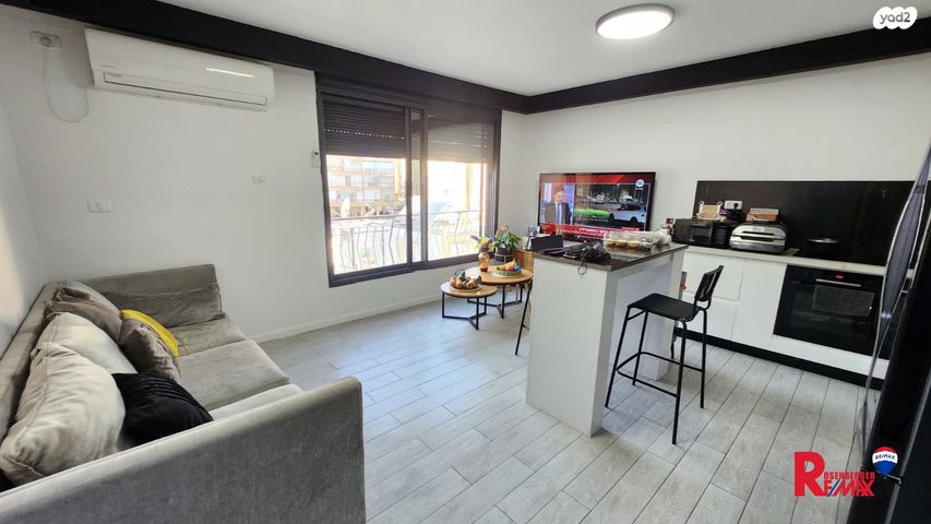 גג/ פנטהאוז, החשמונאים 15, גרין ועם, חולון