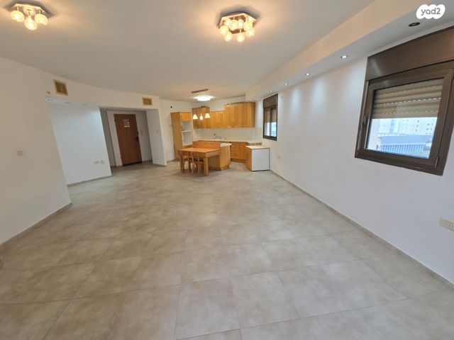 דירה, גולדה מאיר, קרית אילון, חולון