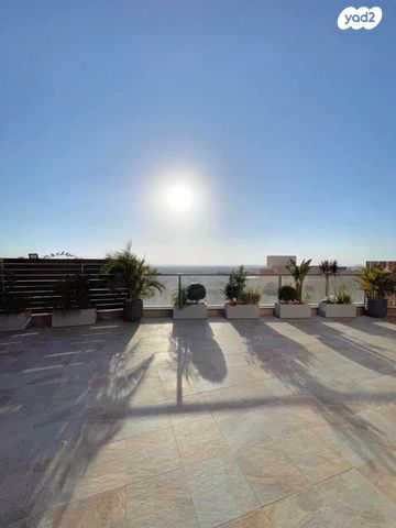 גג/ פנטהאוז, גדעון האוזנר, רמות הרכס, באר שבע