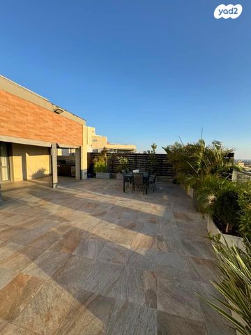 גג/ פנטהאוז, גדעון האוזנר, רמות הרכס, באר שבע