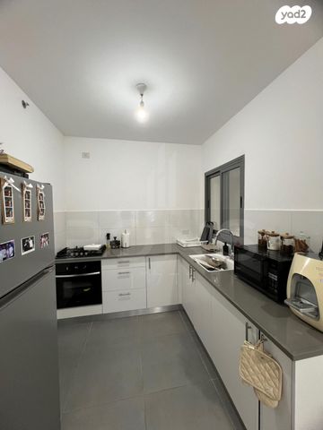 דירה, היוצרים, עיר היין, אשקלון