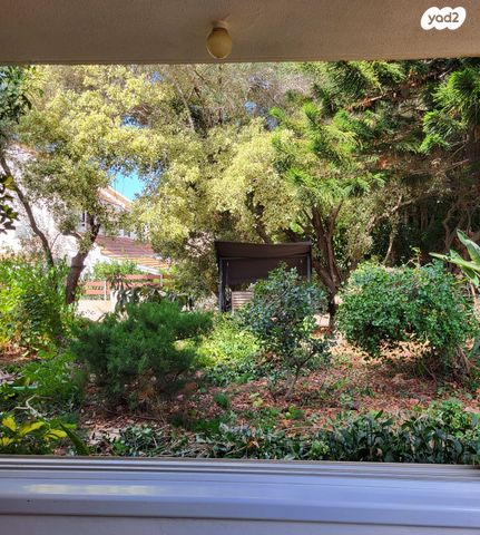 דו משפחתי, נווה הברון, זכרון יעקב