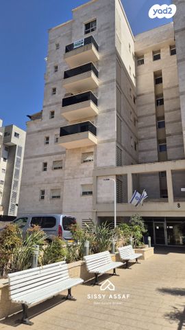 דירה, נחל הדס, צור יצחק, צור יצחק